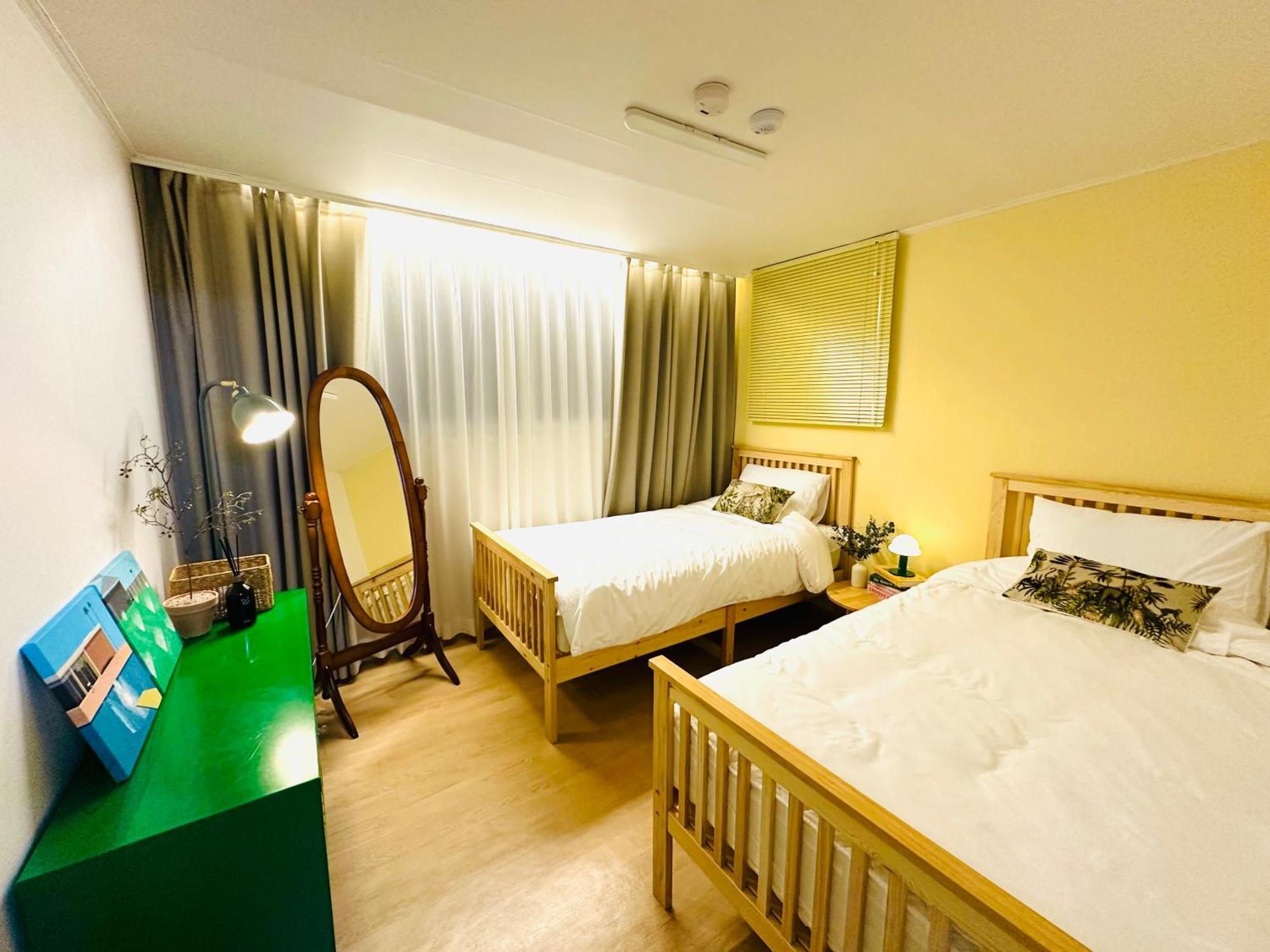 Apartment Yellow
